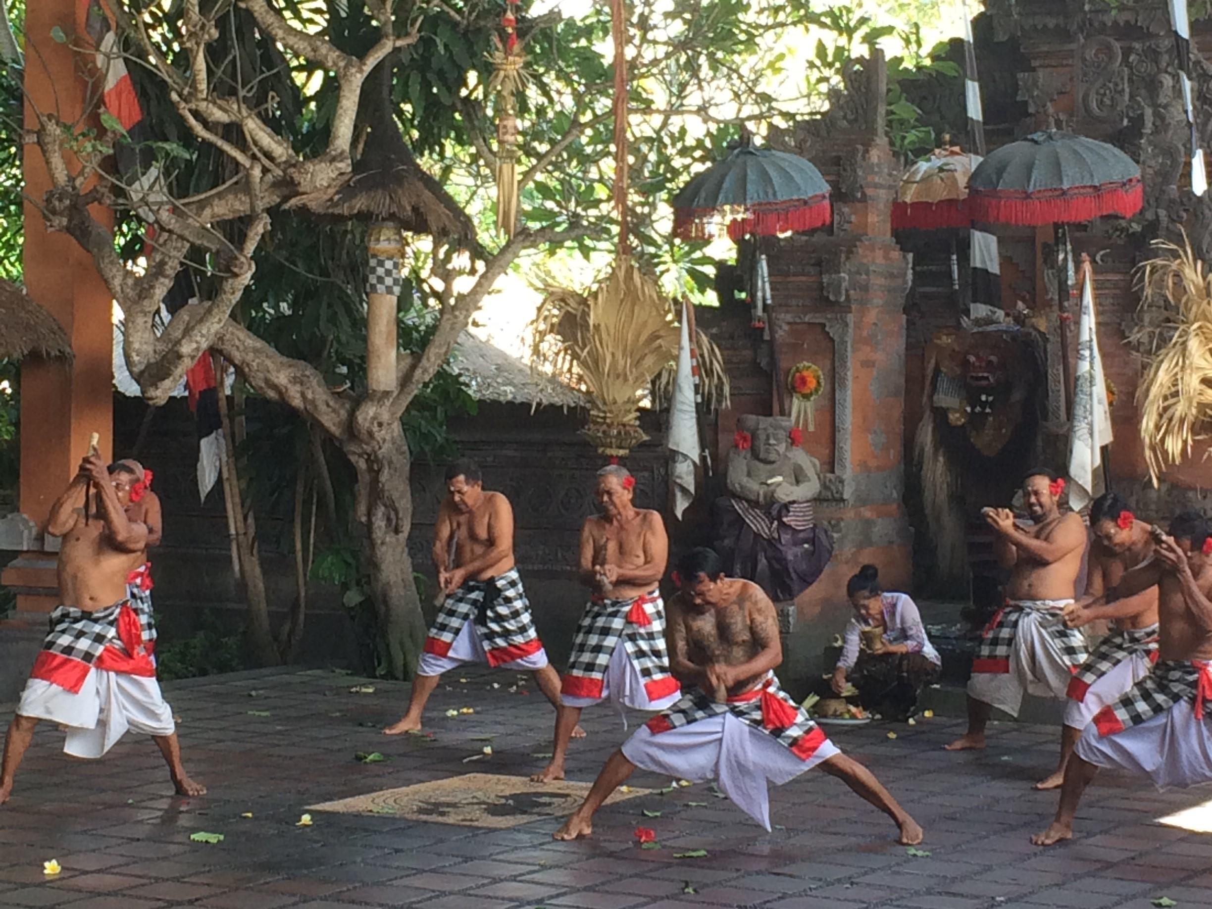 バリ伝統舞踊 バロンダンス たびこふれ